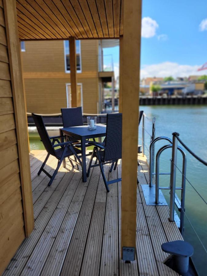 Hotel 4 Sterne Dtv Floating House Kröslin Exterior foto